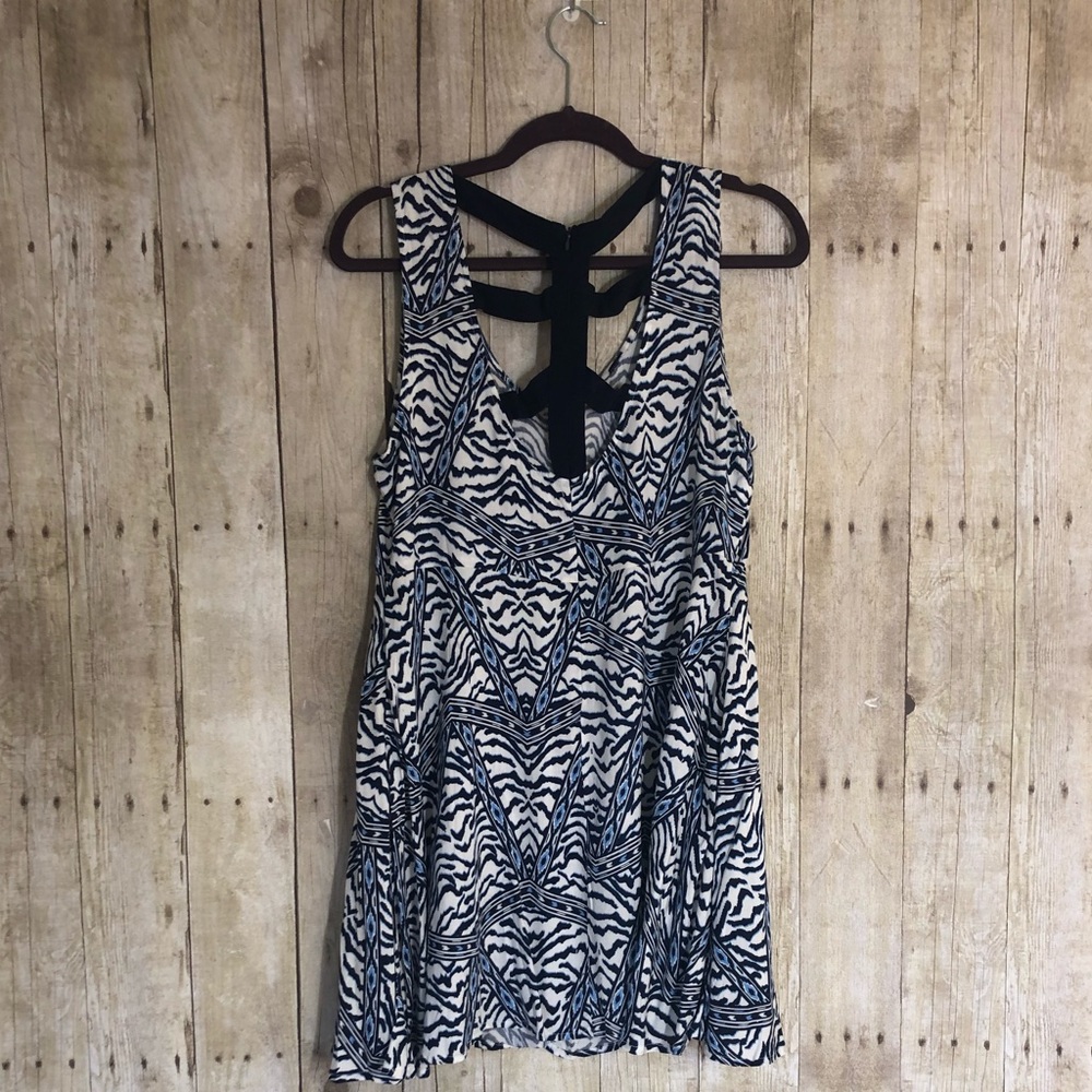 NEW Aztec Flowy Dress - Picture 5 of 6